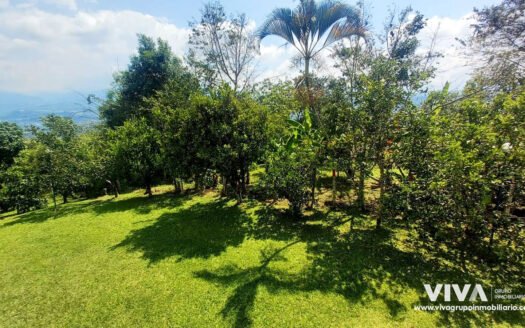 ESPECTACULAR CASA CAMPESTRE EN CONJUNTO CERRADO