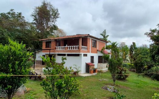 HERMOSA CASA CAMPESTRE FUSAGASUGÁ
