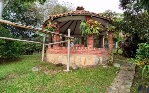 HERMOSA CASA CAMPESTRE FUSAGASUGÁ