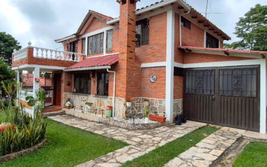 HERMOSA CASA CAMPESTRE FUSAGASUGÁ