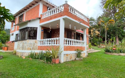 HERMOSA CASA CAMPESTRE FUSAGASUGÁ