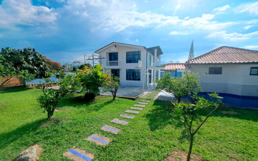 MAGNIFICA CASA QUINTA EN CHINAUTA