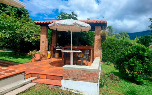 MAGNIFICA CASA CAMPESTRE EN SILVANIA