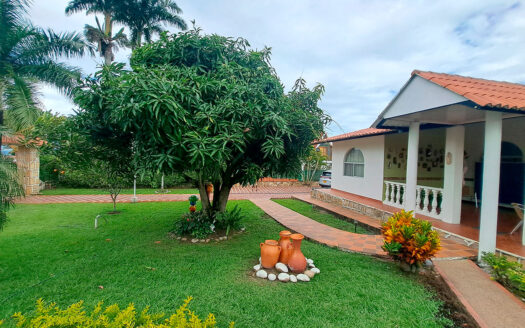 EXCELENTE CASA CAMPESTRE CHINAUTA