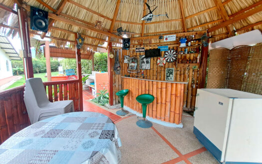 EXCELENTE CASA CAMPESTRE CHINAUTA