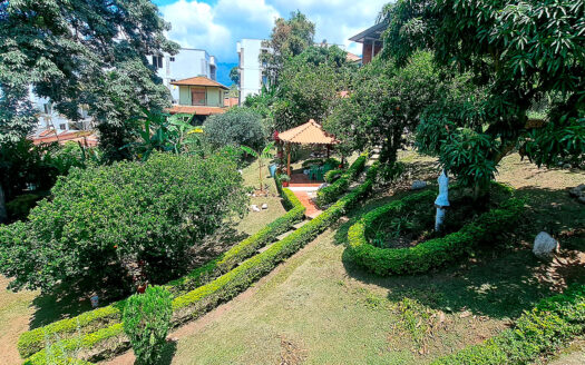 EXCELENTE CASA LOTE EN SILVANIA