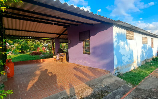 EXCELENTE FINCA EN CHINAUTA