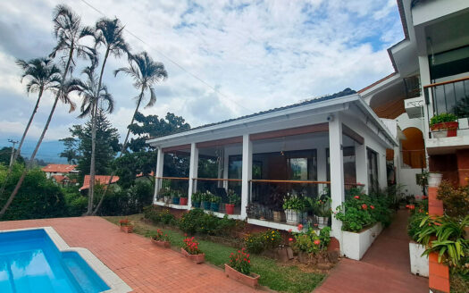 MAGNIFICA CASA CAMPESTRE EN SILVANIA