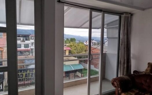 CASA CON 3 APTOS PARTE PLANA