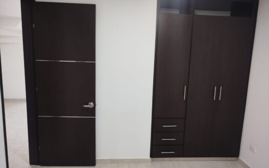 CASA CON 3 APTOS PARTE PLANA