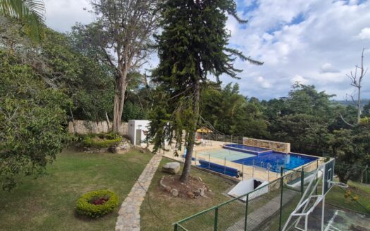 LOTE EN EXCLUSIVO CONDOMINIO URBANO