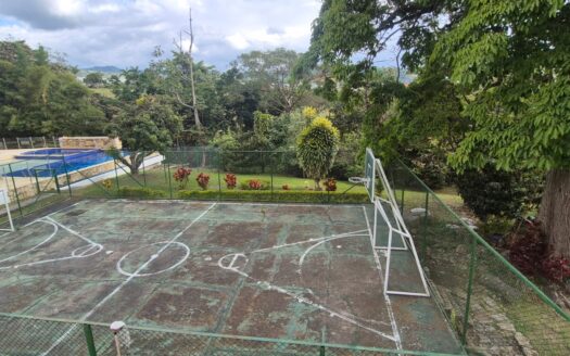 LOTE EN EXCLUSIVO CONDOMINIO URBANO