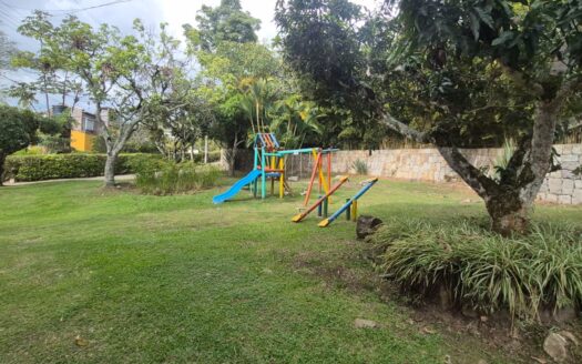 LOTE EN EXCLUSIVO CONDOMINIO URBANO