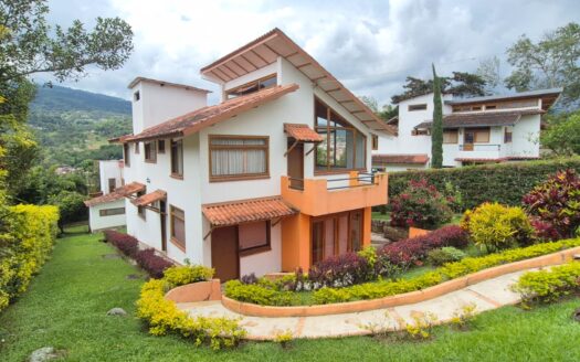 CASA CAMPESTRE EN CONDOMINIO