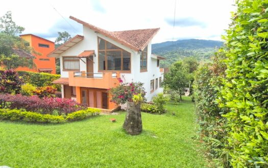 CASA CAMPESTRE EN CONDOMINIO