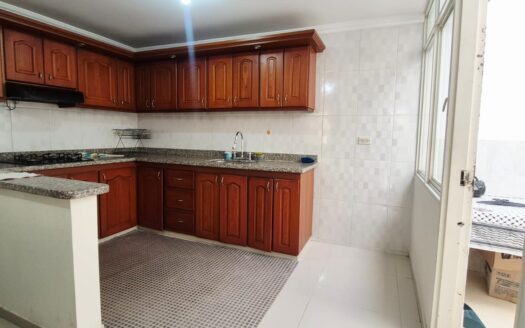 CASA CERCA A LA QUERENCIA
