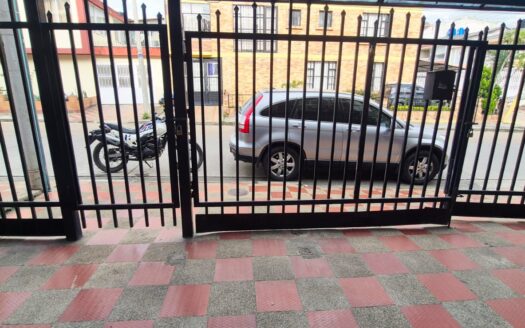 CASA CERCA A LA QUERENCIA