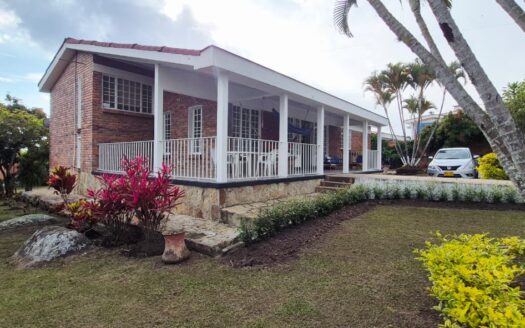 Casa Campestre en Chinauta 2400 m2