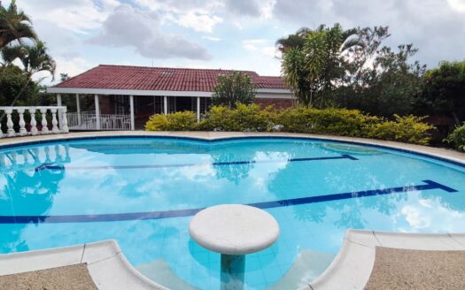 Casa Campestre en Chinauta 2400 m2