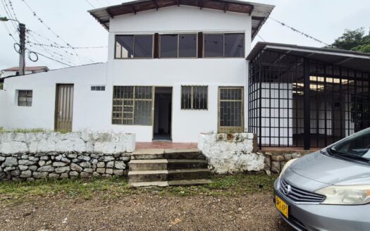 CASA COMERCIAL SOBRE AUTOPISTA