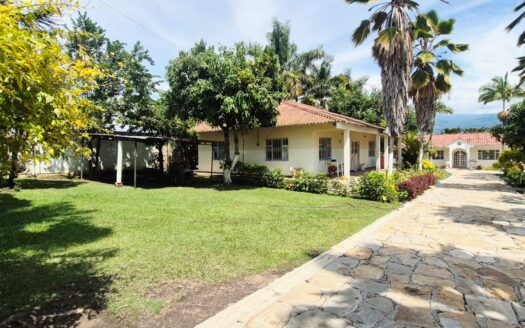 Casa Campestre con capilla en chinauta
