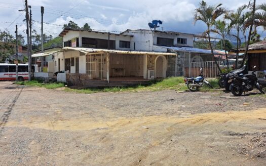 CASA COMERCIAL SOBRE AUTOPISTA