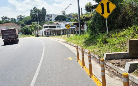 CASA COMERCIAL SOBRE AUTOPISTA