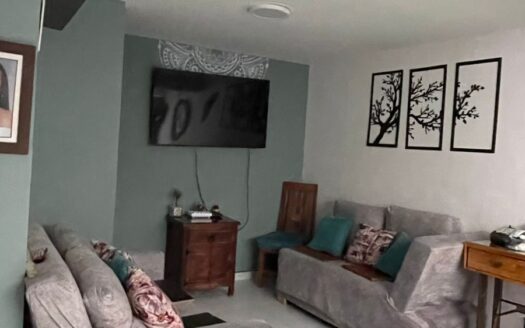 CASA CON 2 LOCALES CERCA AL EXITO