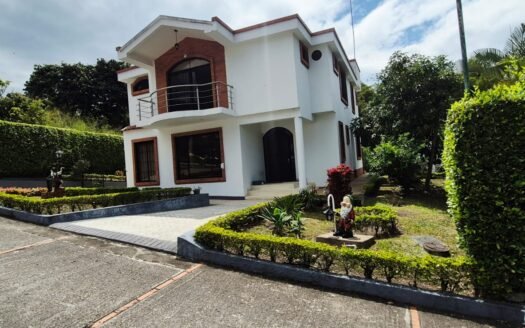 CASA CAMPESTRE EN VENTA EN FUSAGASUGÁ