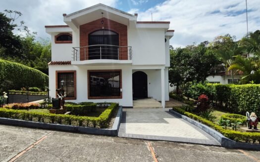 CASA CAMPESTRE EN VENTA EN FUSAGASUGÁ